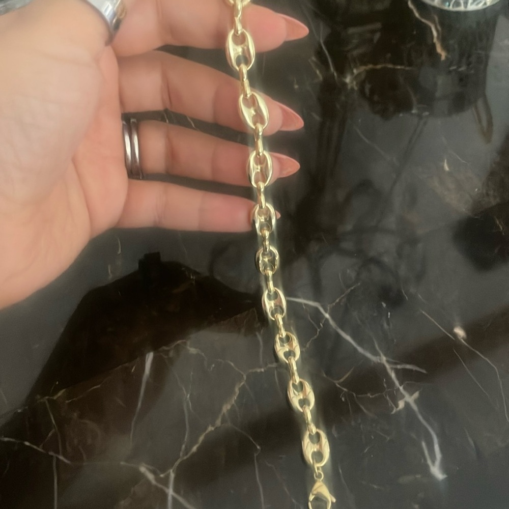 Designer style 14k gold plated high quality bracelet. Won’t tarnish.